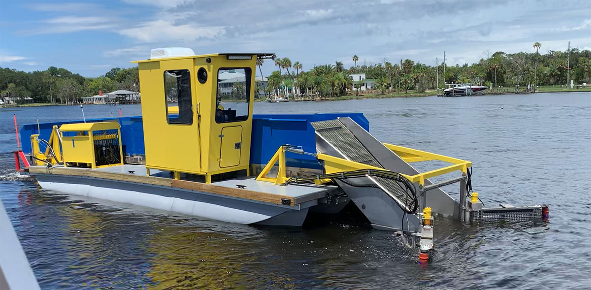 R-915 Trash Skimmer Boat